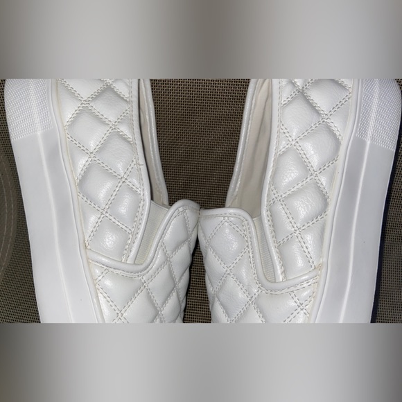 🥳HostPick🎉Soda Gently Used Women Sz-8 Quilted Diamond Stitched Bright White🤍 - Picture 5 of 16